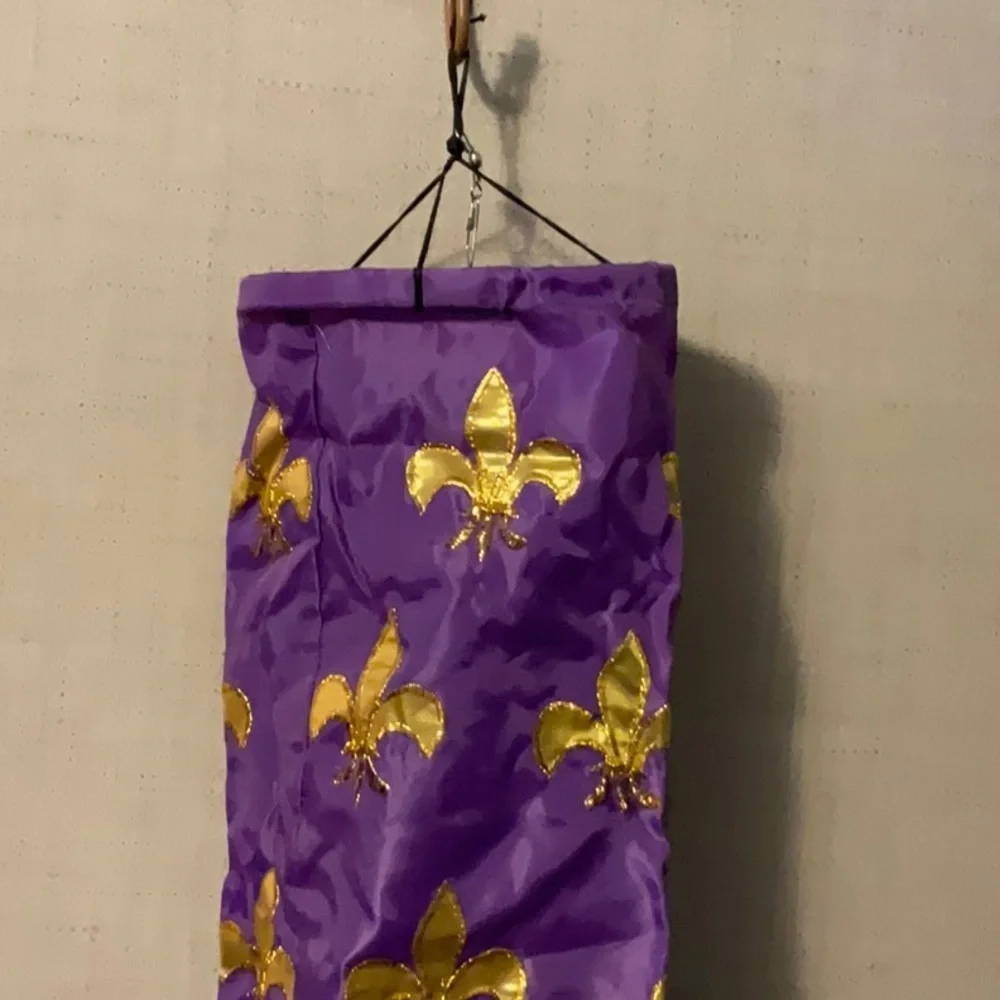 Mardi Hanging Bander